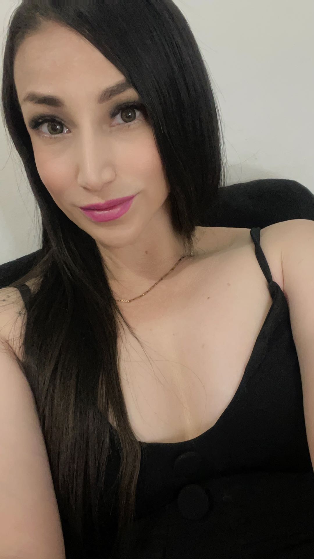 Girl ready for a live one-to-one chat